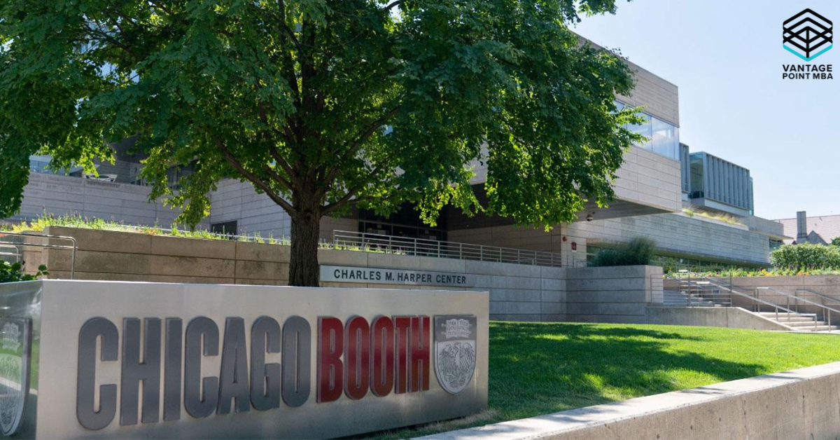 Photo of Chicago Booth's Harper Center building and sign on campus