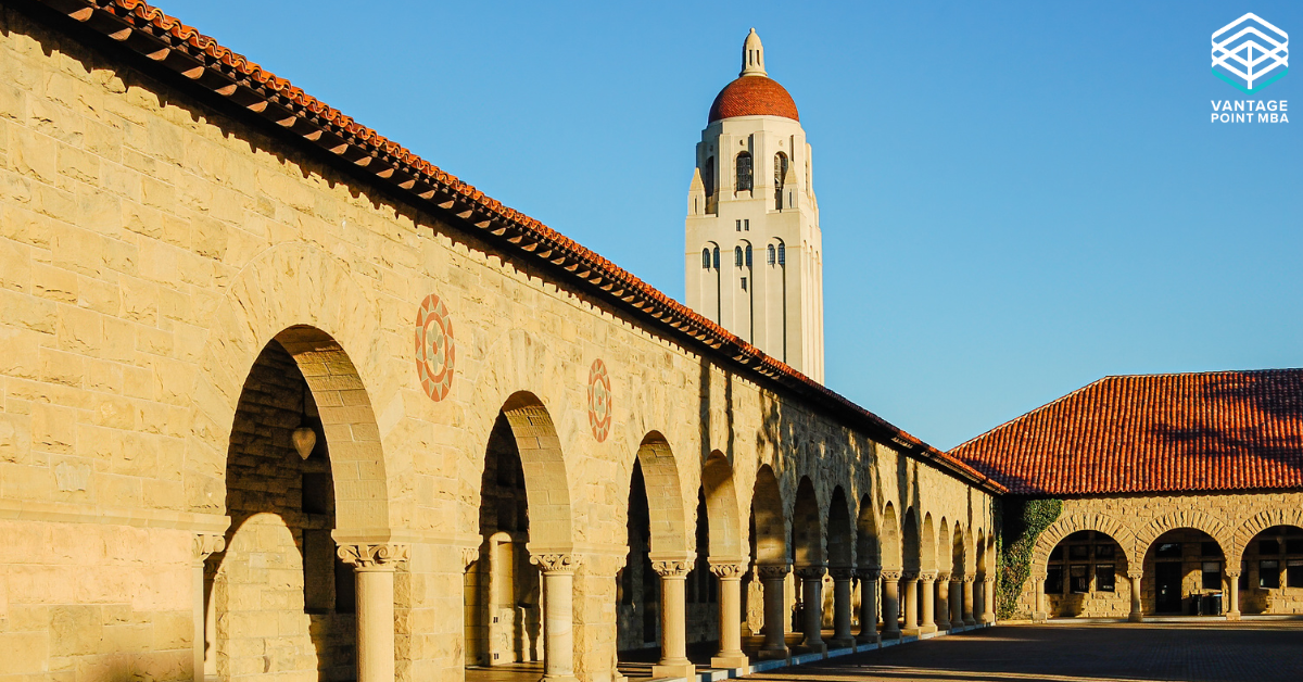Photo of courtyard in Stanford University's campus, inspiring viewers to write great Stanford MBA essays
